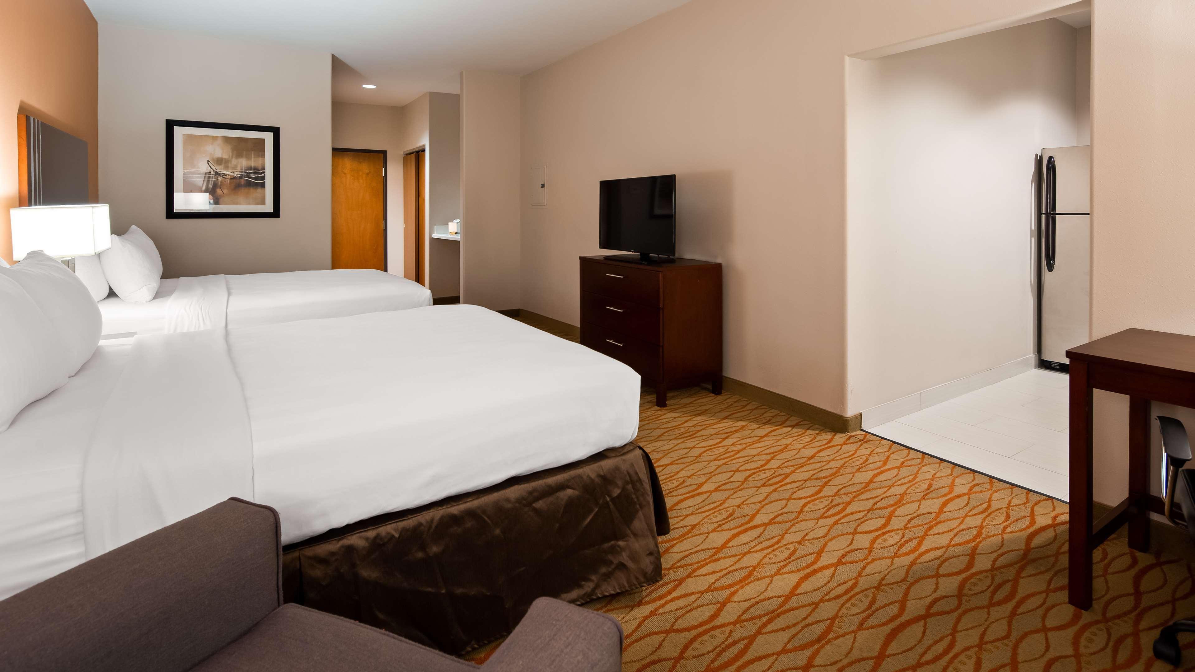Best Western Plus Spring Inn & Suites Exterior foto
