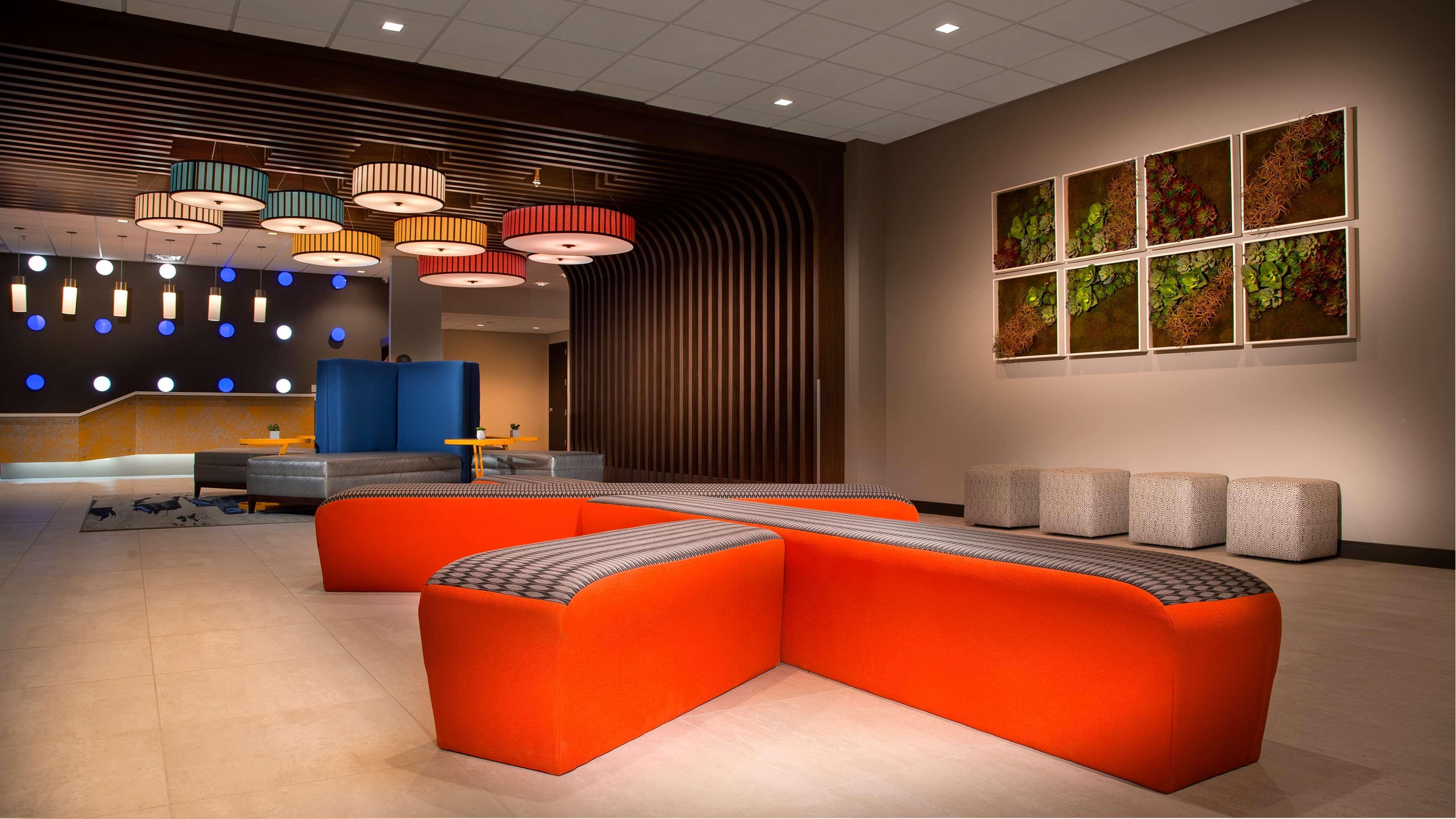 Best Western Plus Spring Inn & Suites Exterior foto